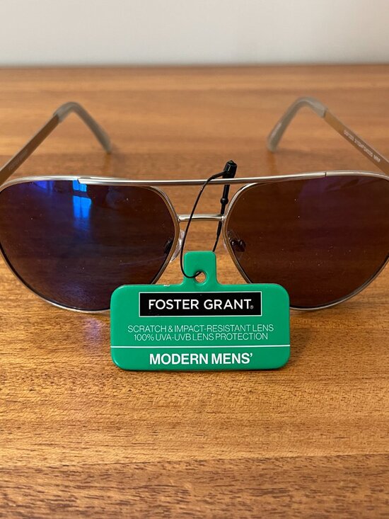 Foster Grant Other - NWT Foster Grant Modern Men's Silver Aviator Sunglasses, Summer travel, beach